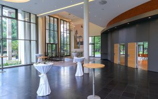 saalvermietung.de Foyer 01.jpg saalvermietung.de Foyer 01.jpg