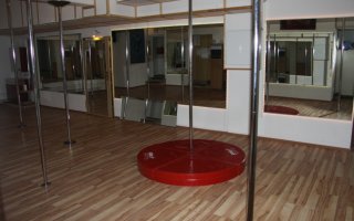 Happy Hours Spezieller Trainingssaal saalvermietung.de 1.jpg Happy Hours Spezieller Trainingssaal saalvermietung.de 1.jpg