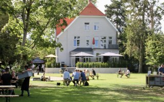 Heinzberg Villa Glanzstoff saalvermietung.de Aussenanlage 1.jpeg Heinzberg Villa Glanzstoff saalvermietung.de Aussenanlage 1.jpeg