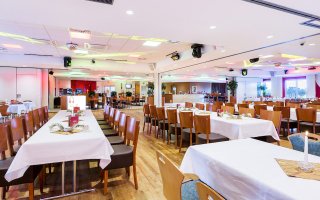 Garbsen Kressler Großer Saal saalvermietung.de 3.jpg Garbsen Kressler Großer Saal saalvermietung.de 3.jpg