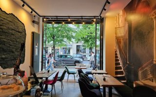 Cafe Bar Aquila Berlin partyraum.de 2.jpeg