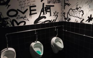 München The Ape Club WC partyraum.de 1.jpeg München The Ape Club WC partyraum.de 1.jpeg