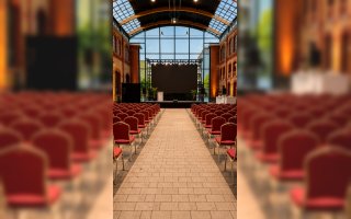 Halle Bestuhlung partyraum.de 10.jpg Halle Bestuhlung partyraum.de 10.jpg
