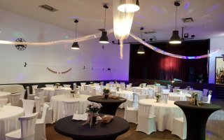 Selters Eisenbach Saalbau Eventlocation partyraum.de 20.jpg Selters Eisenbach Saalbau Eventlocation partyraum.de 20.jpg