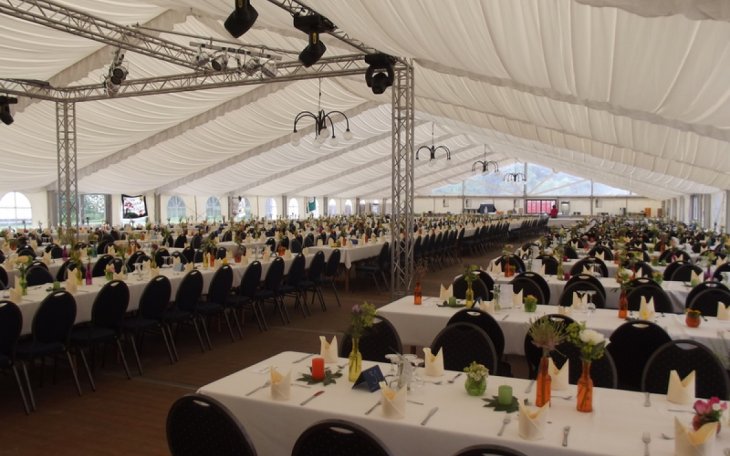 Neukirchen THIES42 Abschlussfeier saalvermietung.de 4.JPG