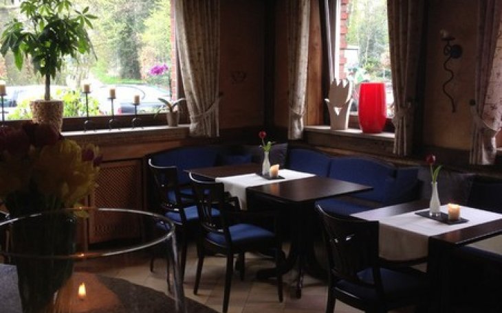 Neukirchen THIES42 Familienfeiern saalvermietung.de 2.jpg