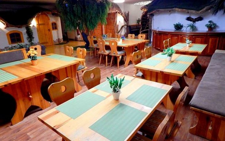 tische-sitzbereich.jpg