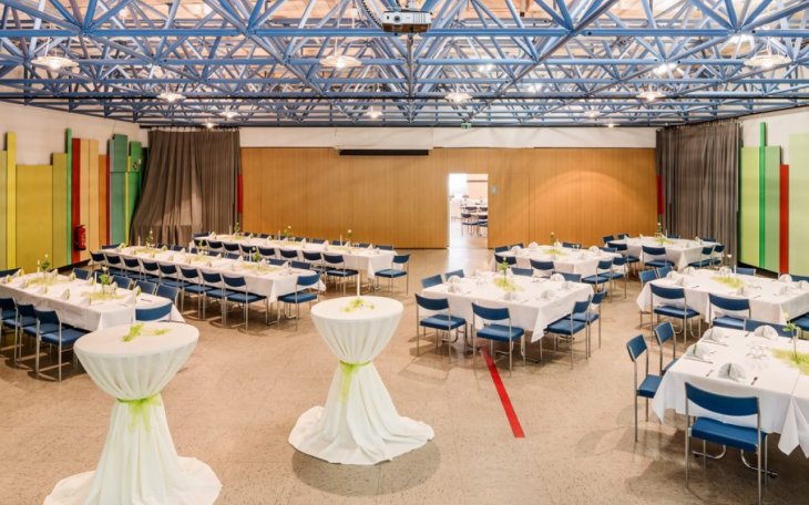 Festsaal-Gelsenkirchen-Horster-Mitte-Kultursaal-10-1024x683.jpg Festsaal-Gelsenkirchen-Horster-Mitte-Kultursaal-10-1024x683.jpg