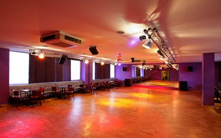 saalvermietung.de FIRST FLOOR Bar .jpg