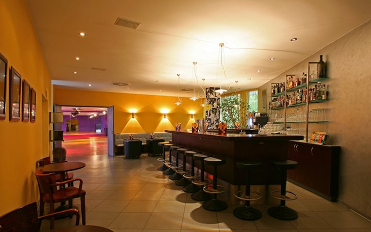 saalvermietung.de FIRST FLOOR Bar 2.jpg