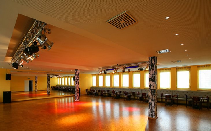 saalvermietung.de grosser_Saal_Ottobrunn_web.jpg