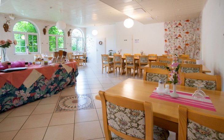 saalvermietung.de Hotel Schlosshof Gastraum 14.jpg