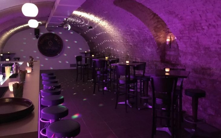 schlupfloch-walldorf-lounge-bar-club-salvermietung.de 7.jpg