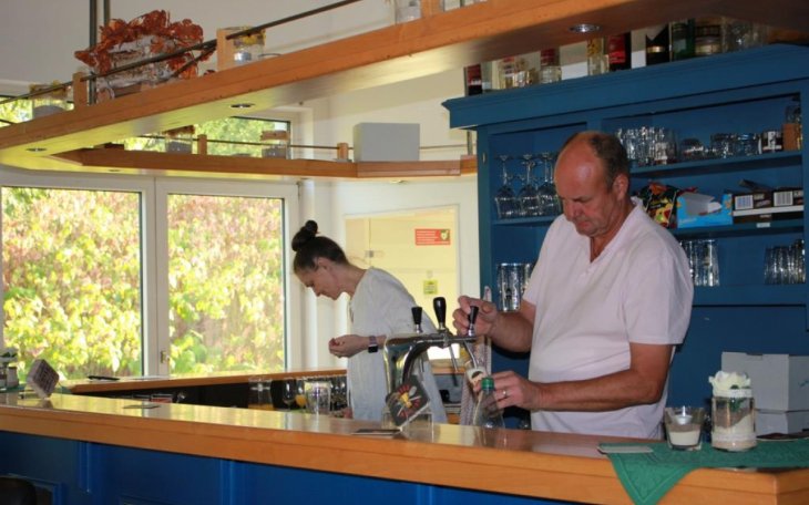 Tennishalle Grona Partyraum saalvermietung.de 2.jpeg