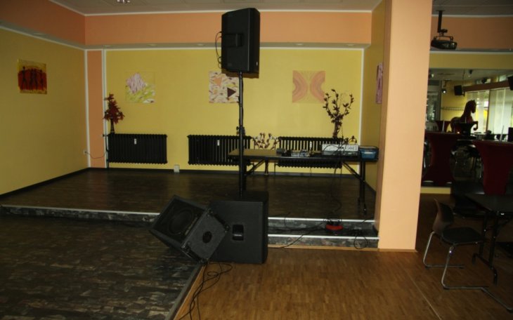 Happy Hours Großer Festsaal saalvermietung.de 11.jpg