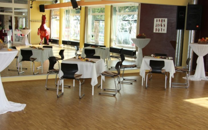 Happy Hours Großer Festsaal saalvermietung.de 5.jpg