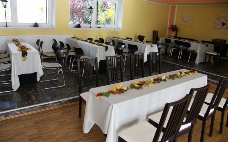 Happy Hours Großer Festsaal saalvermietung.de 6.jpg