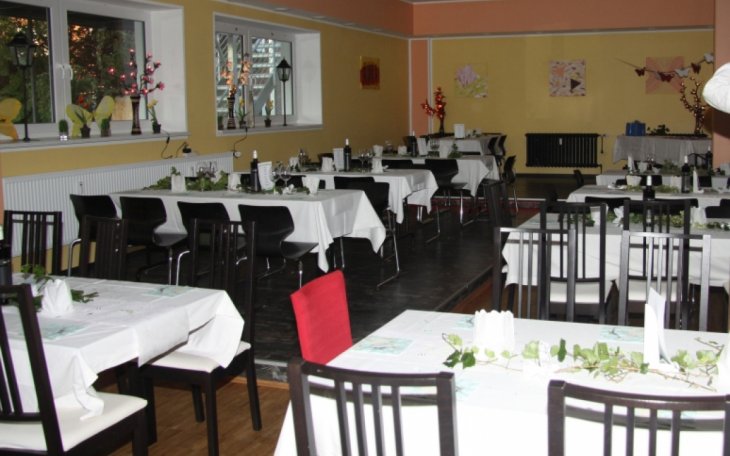 Happy Hours Großer Festsaal saalvermietung.de 9.jpg