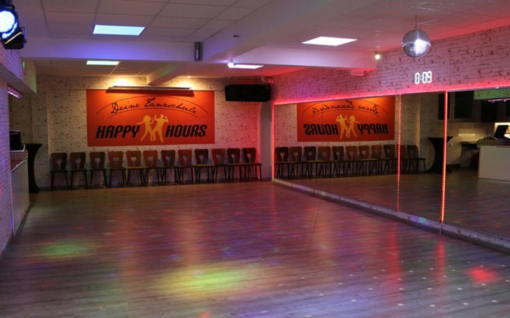 Happy Hours Party- und Trainingssaal saalvermietung.de 8.jpg