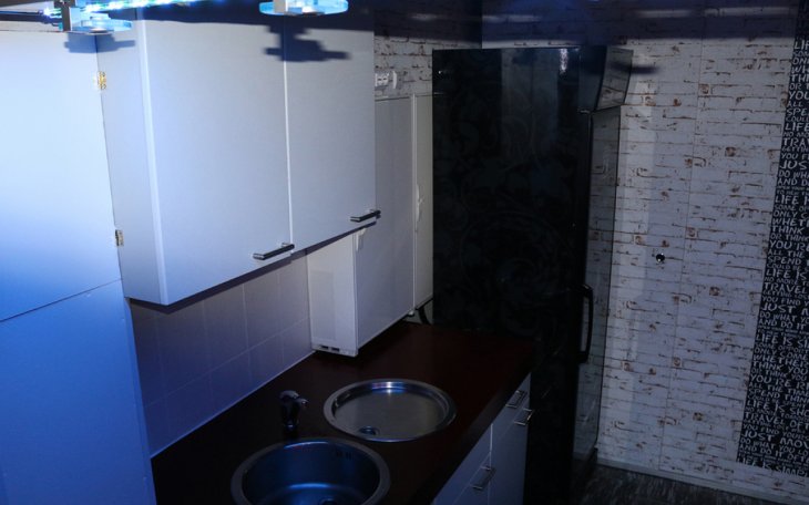 Happy Hours Party- und Trainingssaal saalvermietung.de Küche.jpg