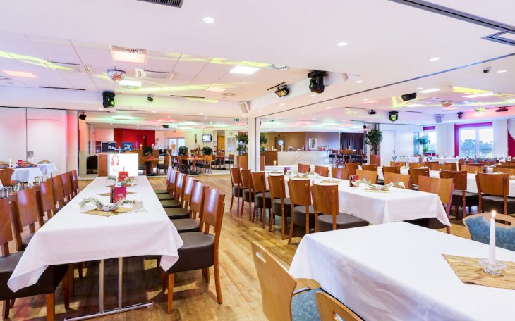 Garbsen Kressler Großer Saal saalvermietung.de 3.jpg