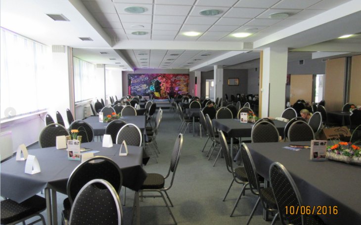 Festraum 10 AB Schwerin Camp Schwerin saalvermietung.de 11.jpg