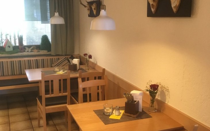 Roßbach Pienzenauer44 Gastzimmer partyraum.de 3.JPG