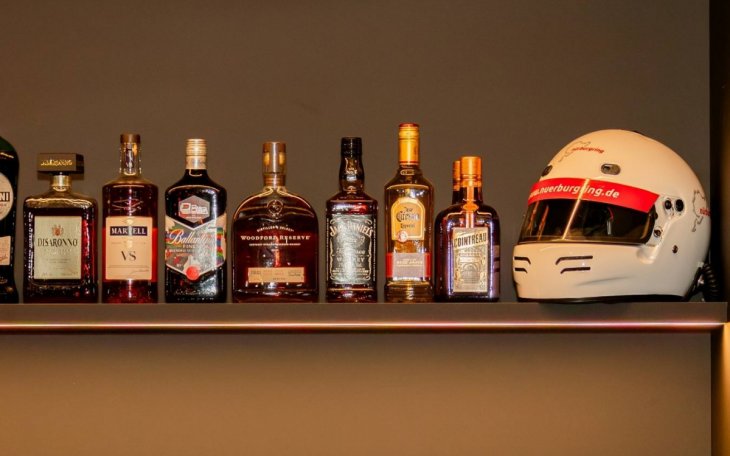 Nürburgring eSports Bar _ Lounge Koblenz partyraum.de 4.jpg