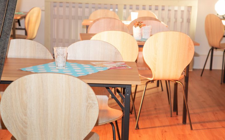 Tante Astrid e.V. Aufenthaltsraum Köln partyraum.de 16.jpg