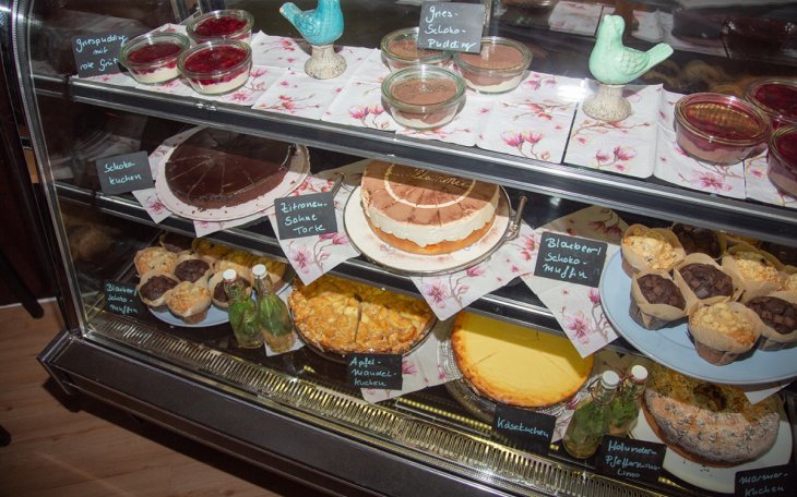 Tante Astrid e.V. Aufenthaltsraum Köln partyraum.de 19.jpg