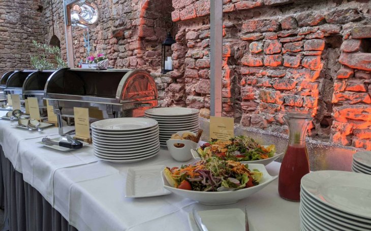 Bad Dürkheim Konrad2 Klosterruine Refektorium partyraum.de 5.jpg