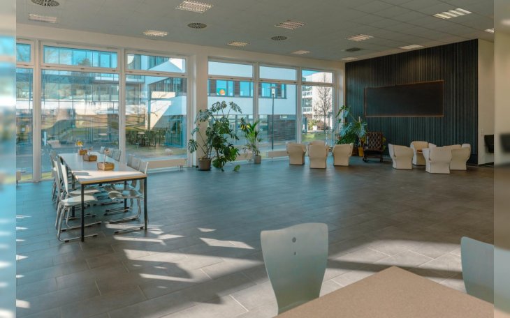 Glinde Catch up GmbH partyraum.de 4.jpeg