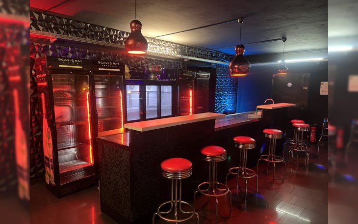 Partyraum-Duisburg_Raum_02_Bar.JPG